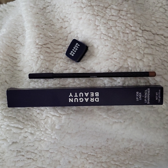 Dragon beauty lip job liner & sharpener - Picture 1 of 5
